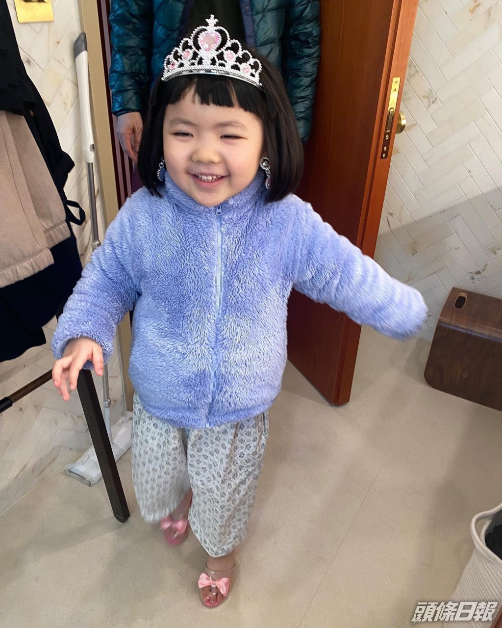 Lucy經常扮公主。